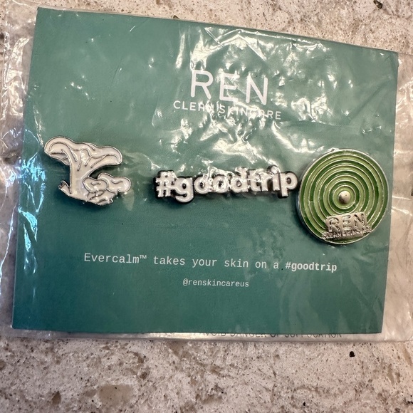 REN - clean skincare pins - set of 3 - Picture 4 of 4